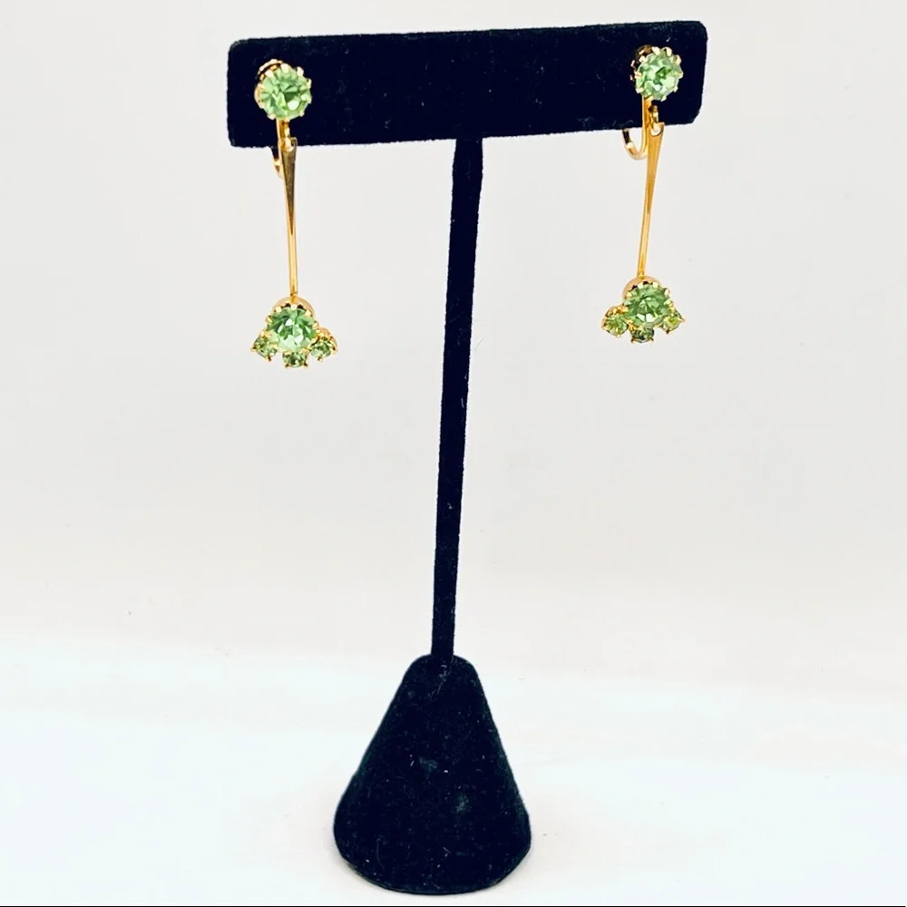 Vintage peridot green rhinestone clip on dangles gold simple style